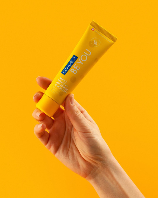 CURAPROX BE YOU Rising star zubná pasta, žltá 60 ml – Obrázok 2