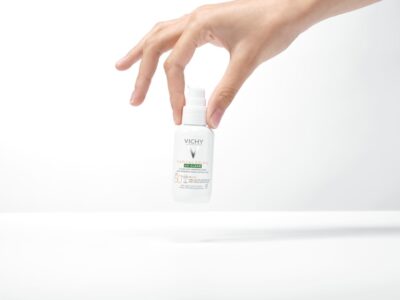 VICHY CAPITAL SOLEIL UV-CLEAR fluid proti nedokonalostiam pleti SPF 50+ 40 ml – Obrázok 4